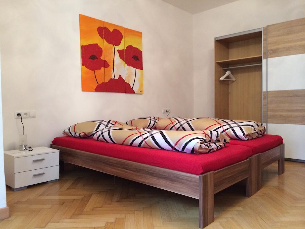 Rosengarten Apartments Болзано Стая снимка